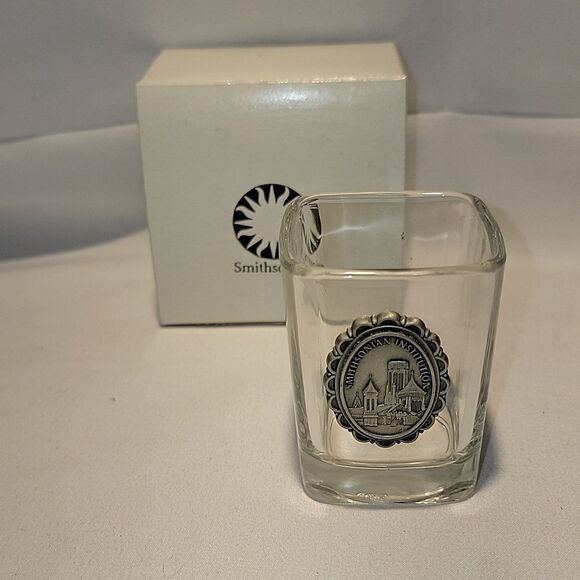 Large Smithsonian shot glass - Picture 1 of 2